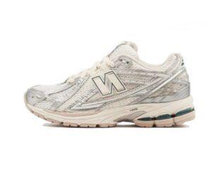New Balance 1906R Silver Metallic Cream