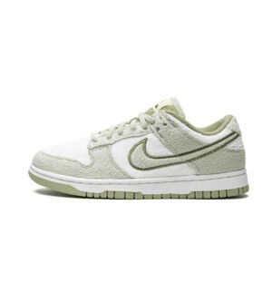 Nike Dunk Low SE Fleece Green