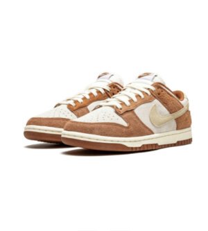 Alternative view of Nike Dunk Low Medium Curry