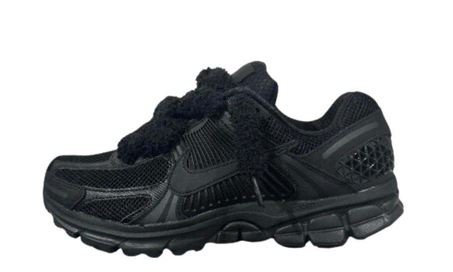 VOMERO 5 BLACK "FLUFFY LACES"